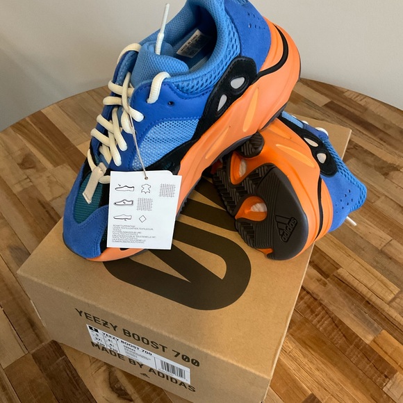 Yeezy Boost 700 Bright Blue - Picture 1 of 6